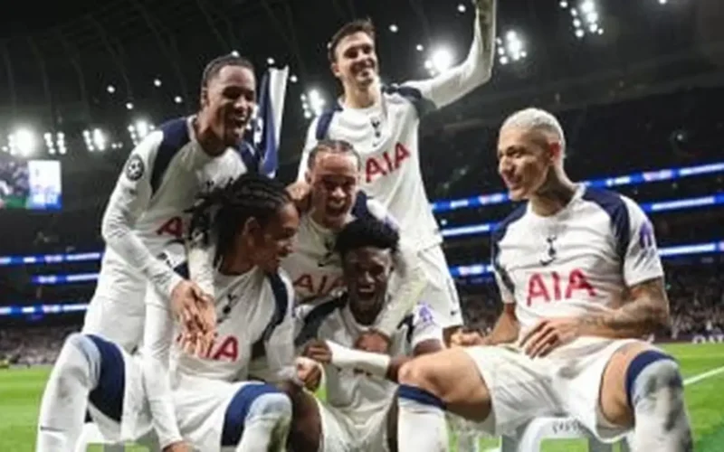 صدام مرتقب بين توتنهام وكريستال بالاس والأهلي يواجه المقاولون في مباريات اليوم